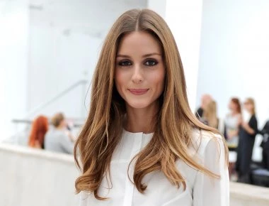 Ολίβια Παλέρμο: Με κοστούμι γραφείου και ντεκολτέ που εντυπωσιάζει σε γκαλά της Νέας Υόρκης! (φωτό)